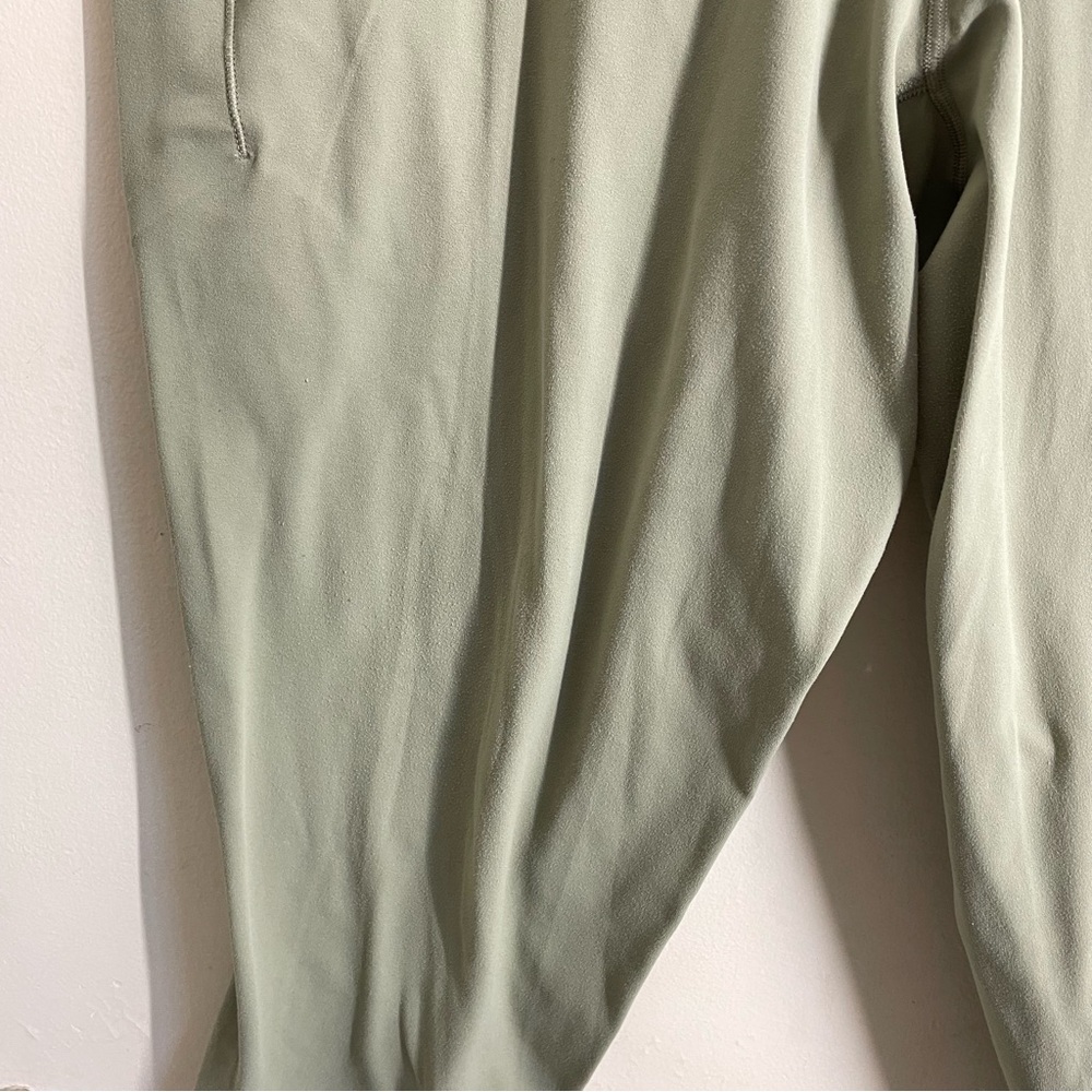 Athleta Salutation Stash Pocket II Capri Pant Eucalyptus Green size 3X - Picture 7 of 12